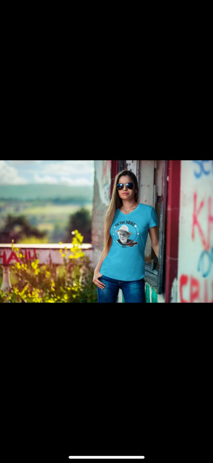 TIKTOKHEINZ Frauen T-Shirt V-Ausschnitt