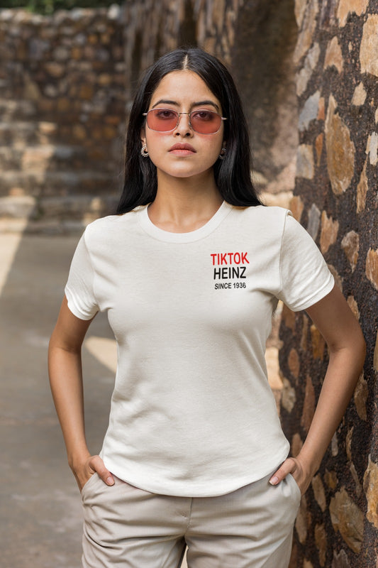 TIKTOKHEINZ Frauen T-Shirt SINCE 1936